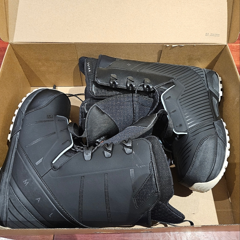 Snow boarding boots